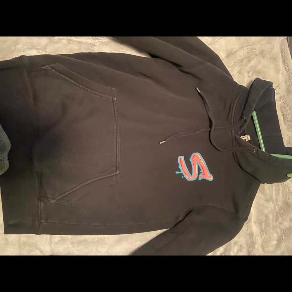 Sway L.A. hoodie in black